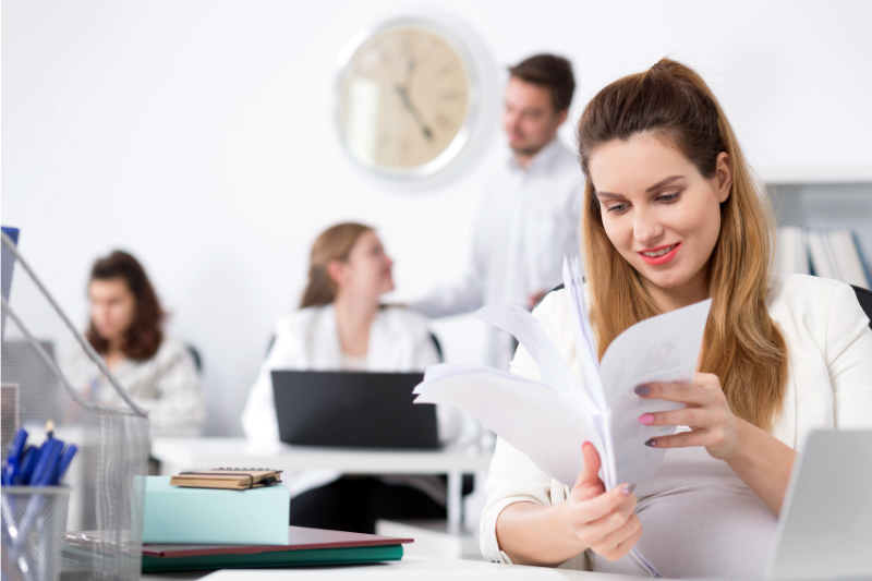 własna działalność a urlop macierzyński