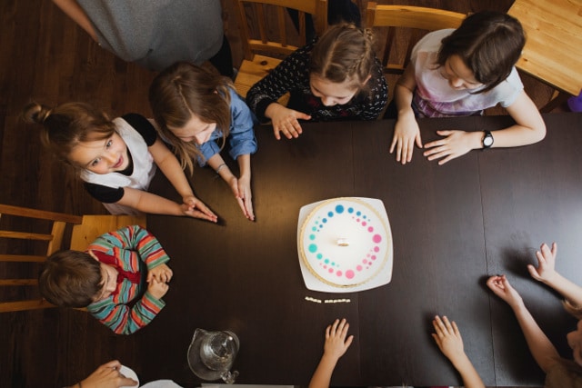 dzieci_tort_mamo_pracuj_z_gory_640