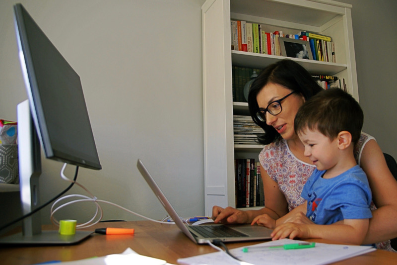 Pola Figacz (analityk biznesowy) z synem