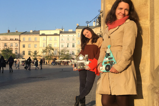 właścicielki firmy z tablicami manipulacyjnymi dla dzieci