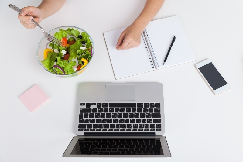 drugie śniadanie sałatka