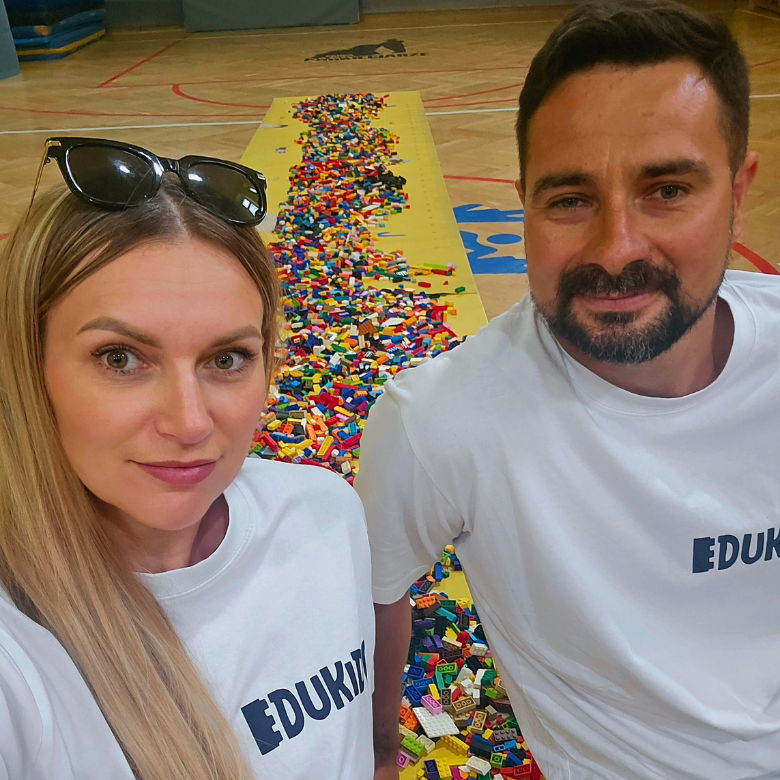Justyna Jurczyk-Tarnowska i Marcin Tarnowski w sali z klockami Lego Edukido