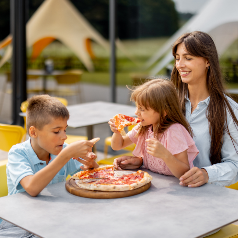 obiad pizza mama dzieci